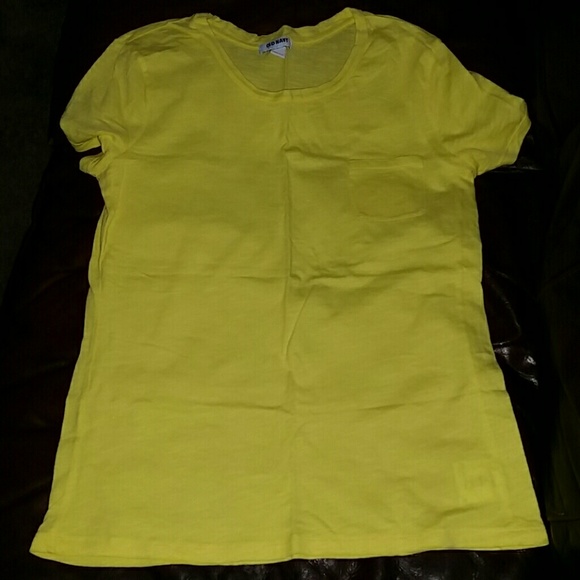 Nwot old navy neon yellow pocket T, small