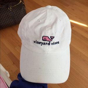 White vineyard vines baseball cap