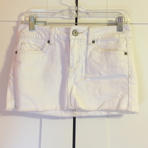 American Eagle white jean skirt