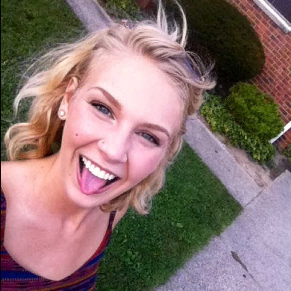 Meet your Posher, Kenzie