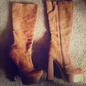 H by Halston Camel Boots