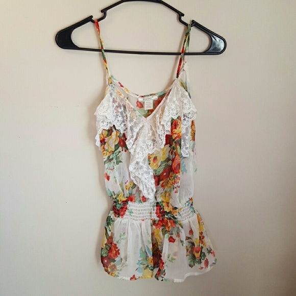 Flowy, floral, lace tank!