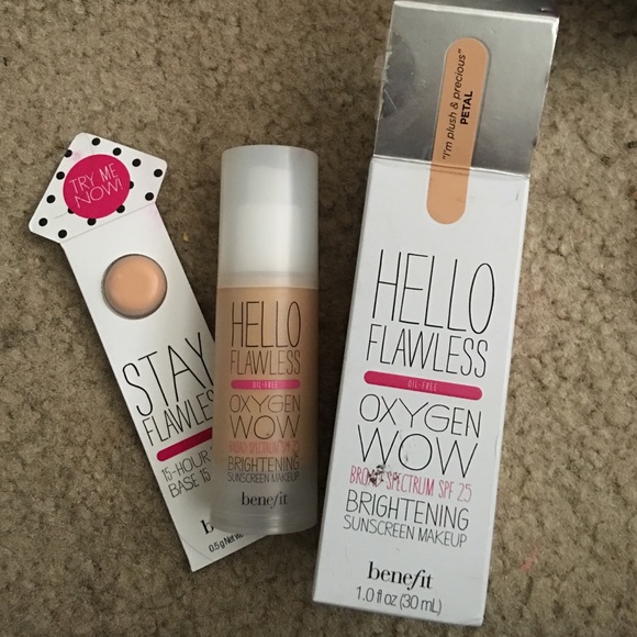 Benefit Hello Flawless PETAL