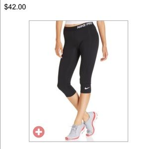 Nike pro capris training tights