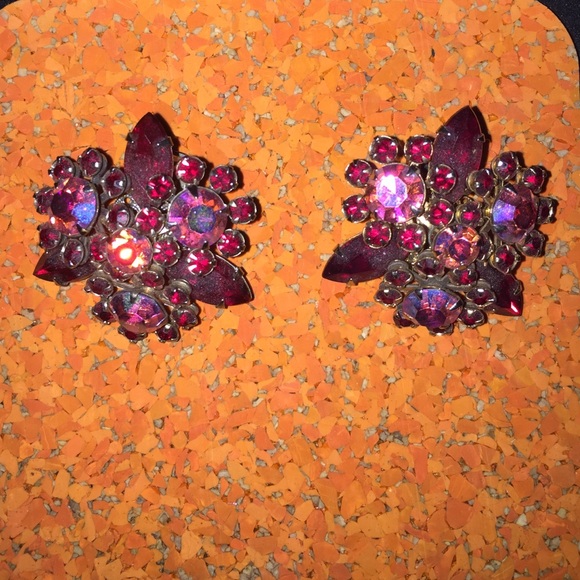 Vintage ruby rhinestone earrings - Picture 2 of 2