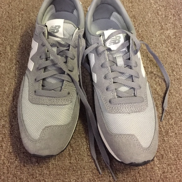New Balance 620 grey