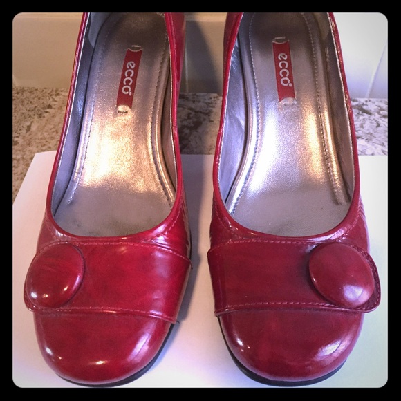Ruby Red Ecco heels - moving, must sell