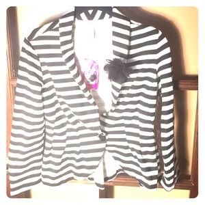 FINAL DROP‼️ B&W Stripped Blazer