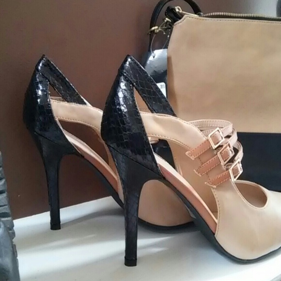 Color-Block Black & Mocha Heel *Purse Not Included * - Picture 2 of 4