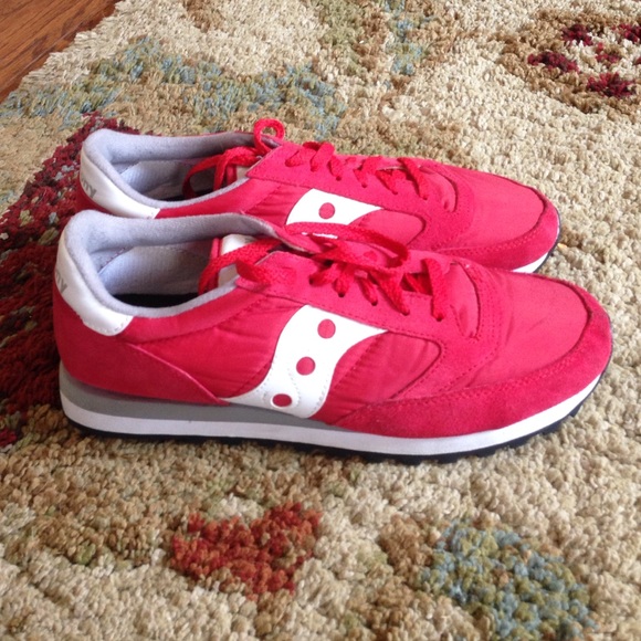 Red Saucony Jazz LIGHTLY WORN Men's size 10