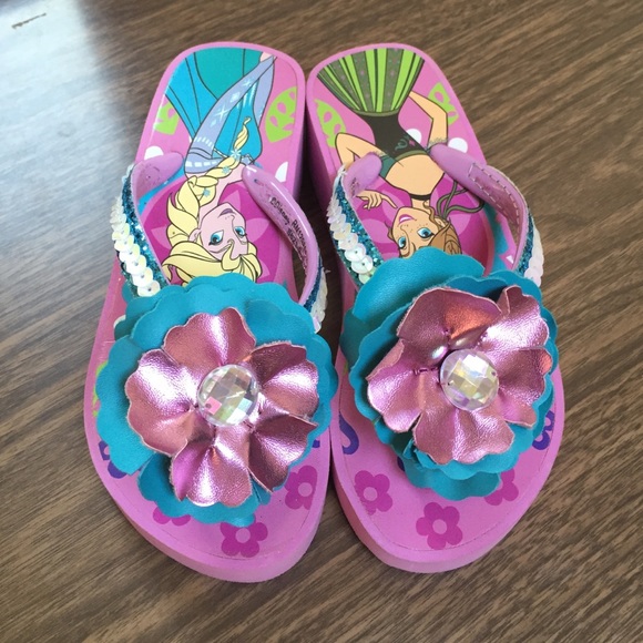 NWOT Frozen wedge flip flops Disney 8/9
