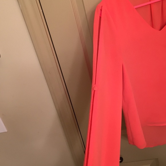 Orage slit sleeve, low front shirt! - Picture 2 of 4