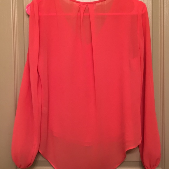 Orage slit sleeve, low front shirt! - Picture 4 of 4