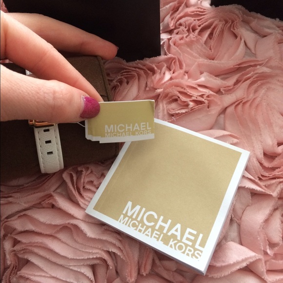 Authentic MICHAEL KORS watch NWT - Picture 2 of 4