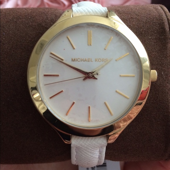 Authentic MICHAEL KORS watch NWT - Picture 3 of 4