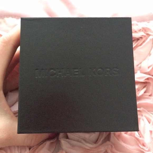Authentic MICHAEL KORS watch NWT - Picture 4 of 4