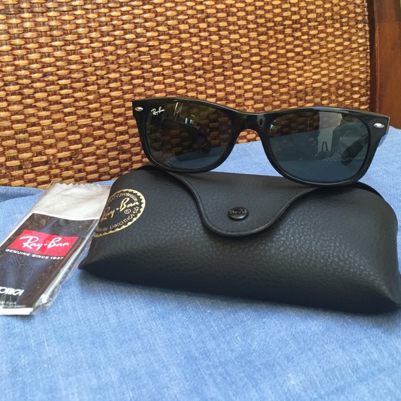 Ray Ban Women's Sunglasses Wayferer collection.