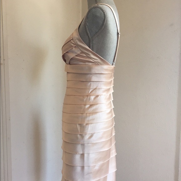 BCBG Max Azria Laser Cut Sheath Dress - Size 4 🍾 - Picture 2 of 4