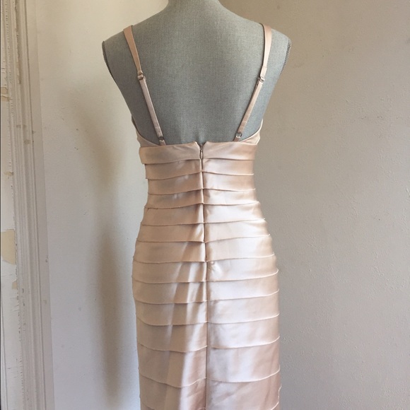 BCBG Max Azria Laser Cut Sheath Dress - Size 4 🍾 - Picture 3 of 4