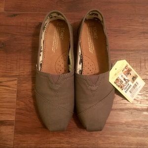 Classic Ash Canvas Toms - Size 7.5