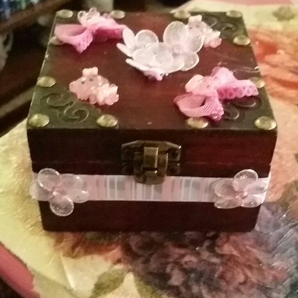Solid wood Kitten&Bows Jewelry/treasure box.NEW