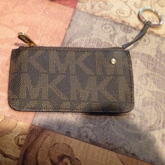 Michael Kors change purse