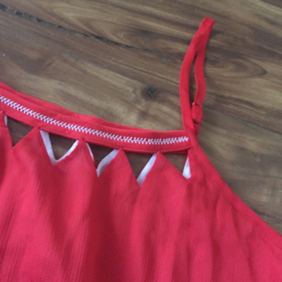 Flowy red top - Picture 2 of 3