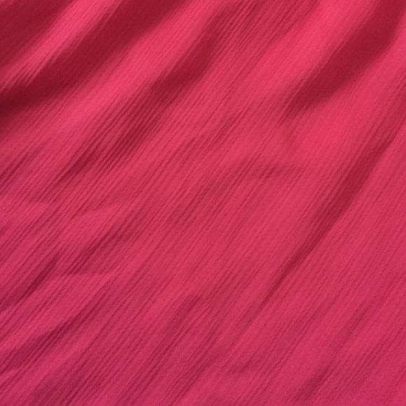 Flowy red top - Picture 3 of 3
