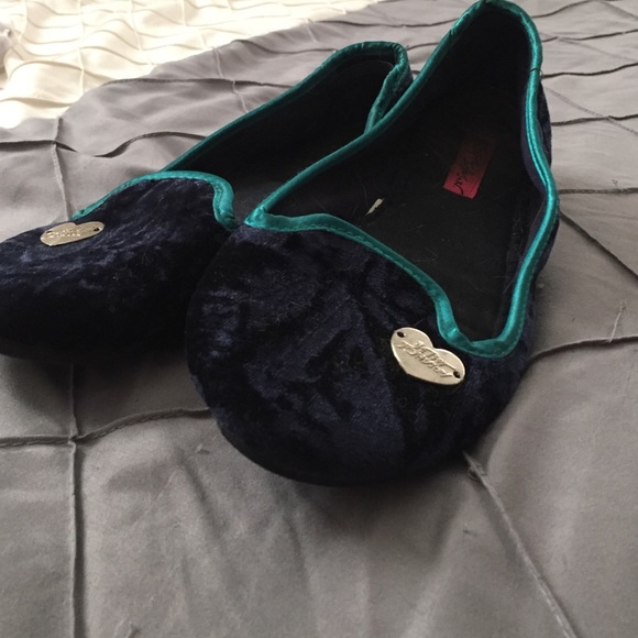 Betsey velvet house slippers