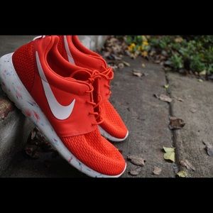 Nike roshe marble run "challenge red"