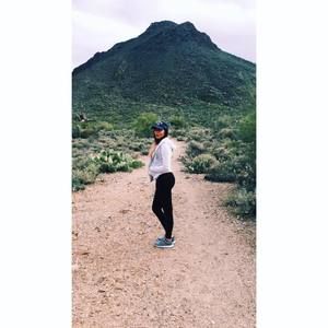 Meet your Posher, Kayla