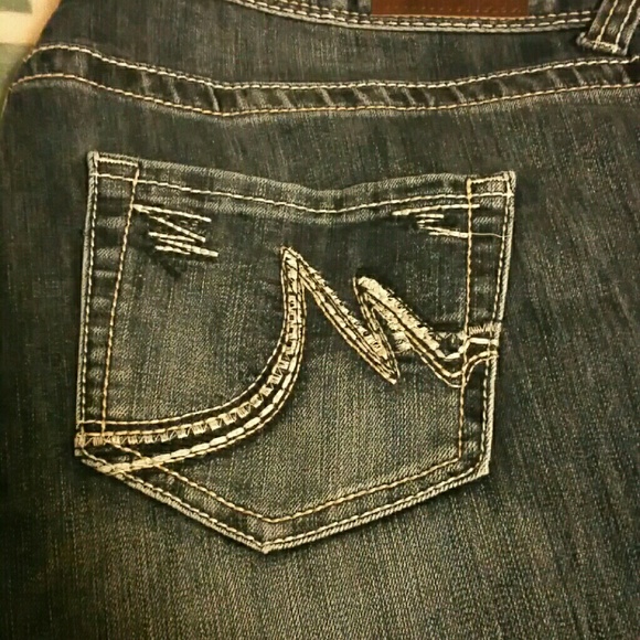 Maurices jeans
