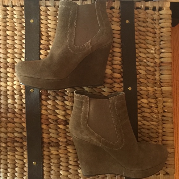 Seychelles suede taupe ankle booties