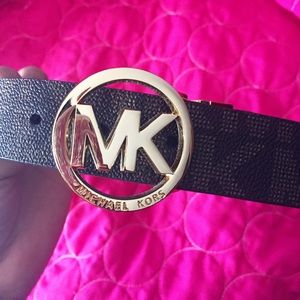 Michael Kors belt s/m. Brand new.