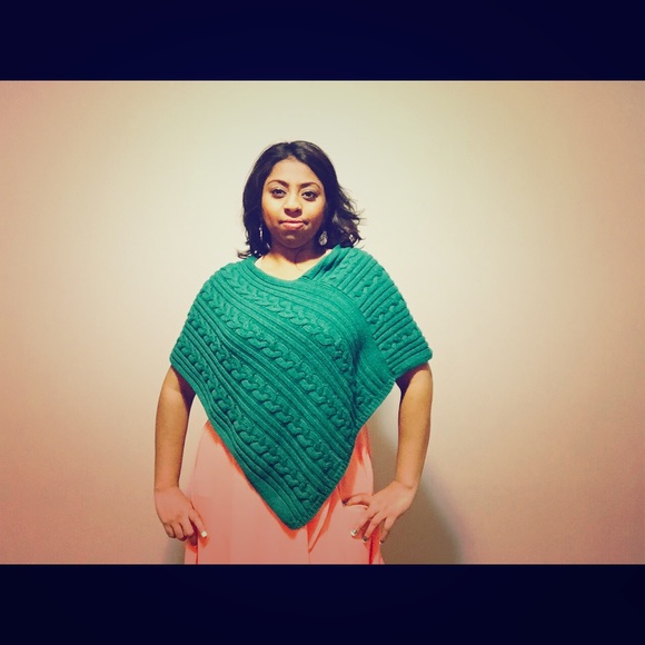 Green knitted wool Poncho from the Loft (Size: OS)