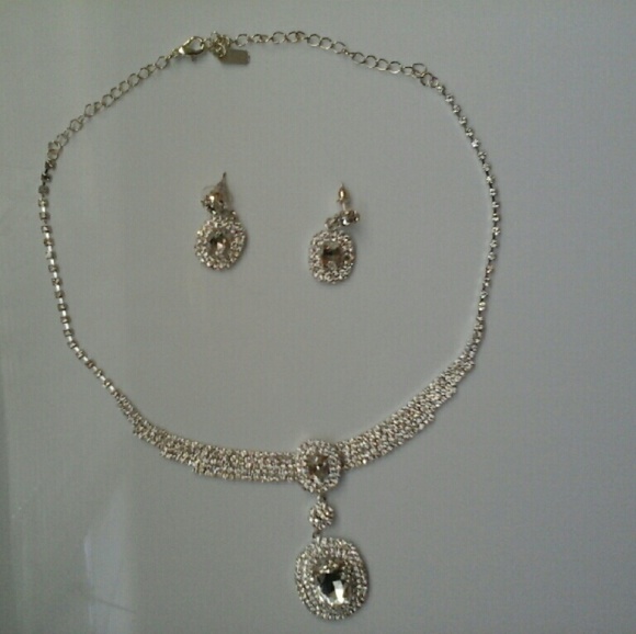 Chain & Earring set - Picture 2 of 2