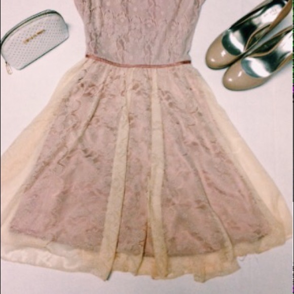Sale 🚨NWOT Pink and Cream Lace Dress - Picture 2 of 4