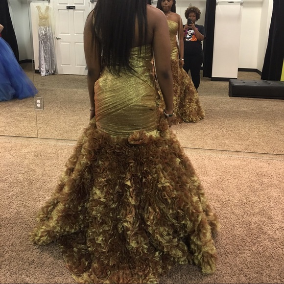 PROM DRESS - Picture 2 of 3