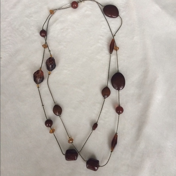 🎉JEWELRY SALE🎉Pre-loved gold/brown necklace !💕