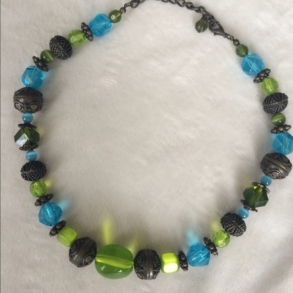Pre-loved blue/green necklace !💙💚