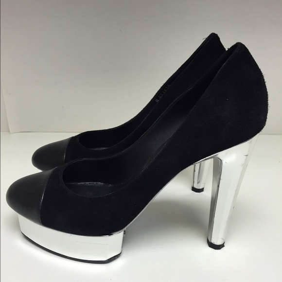 Chanel Black Nubuck Leather CC Platform Pumps Size 39.5  Chanel Escarpins Platforms Pumps sz 39.5