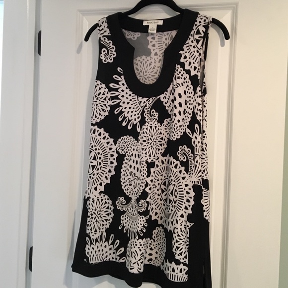 Cute White House Black Market sleeveless  tunic
