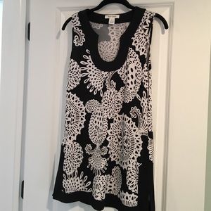 Cute White House Black Market sleeveless  tunic
