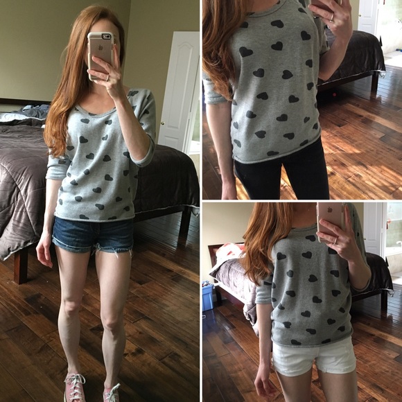 Hearts Sweater - Picture 2 of 4