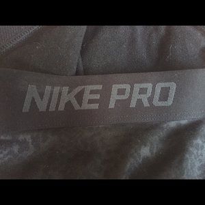 Nike pro warm snake print leggings