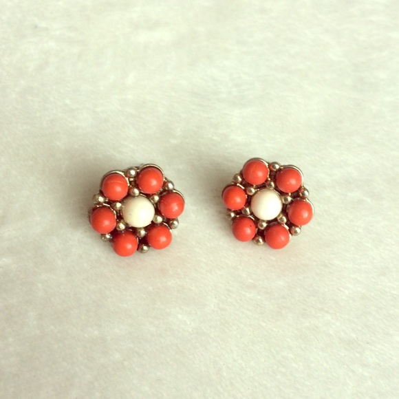 Pre-loved orange flower earrings !❤️