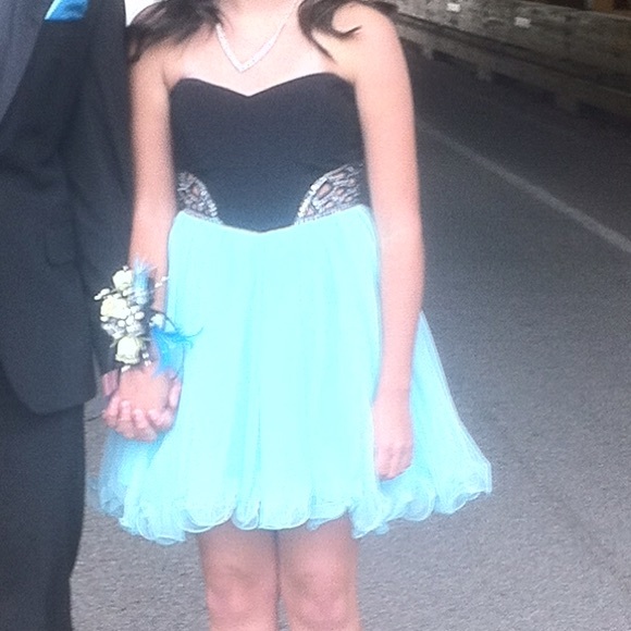 homecoming dress. - Picture 2 of 2