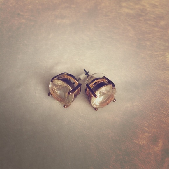 Pre-loved gold stud earrings !❤️