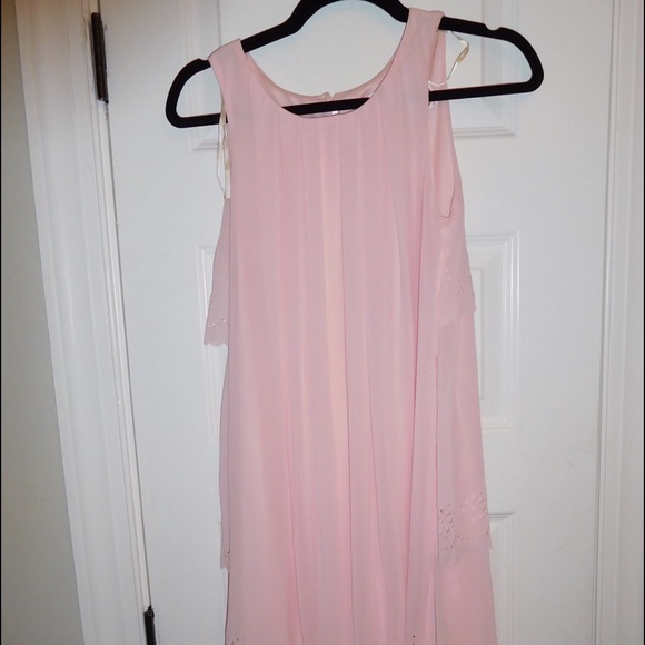 Pink dress with fun back - Picture 1 of 3