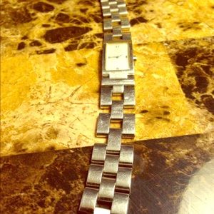 Authentic coach watch, NEEDS battery!